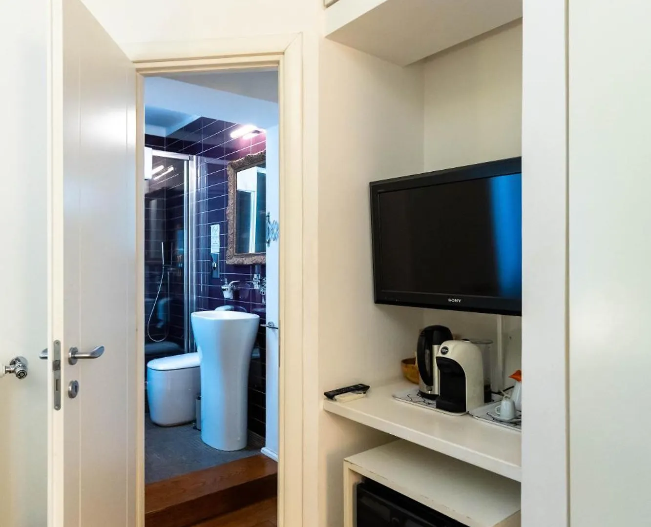 Ihh Suites Rome Guest house