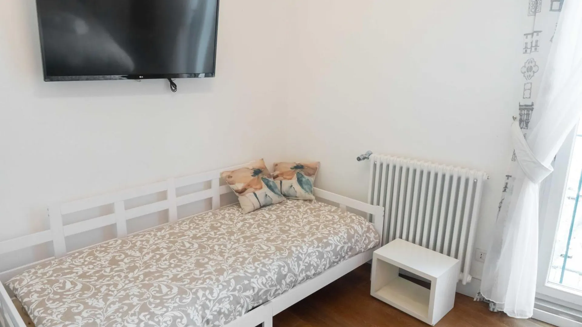 Guest house Ihh Suites Rome Italy
